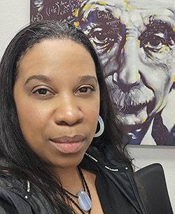 Traci Simmons headhost photo